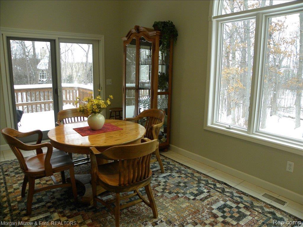 7257 Rabbit Ears Pass, Unit 35 Clarkston, MI 48346 - Photo 8 of 20 Dining room