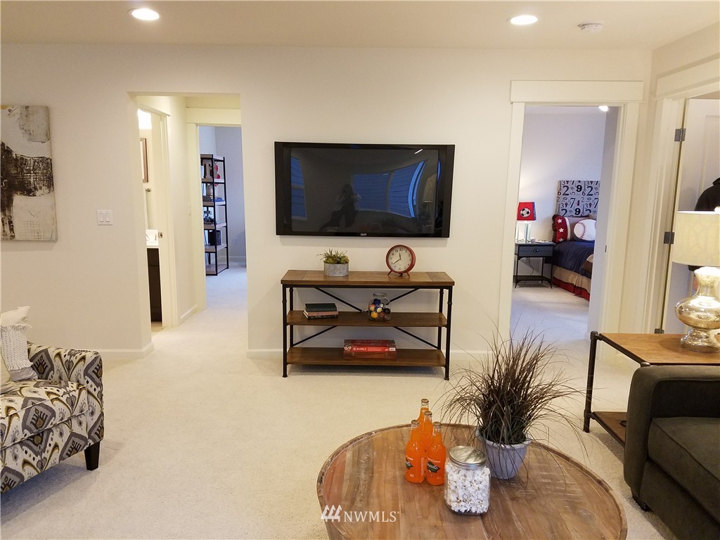 18615 45th Avenue Southeast Bothell, WA 98012 - Photo 7 of 24 Gallery Image 7