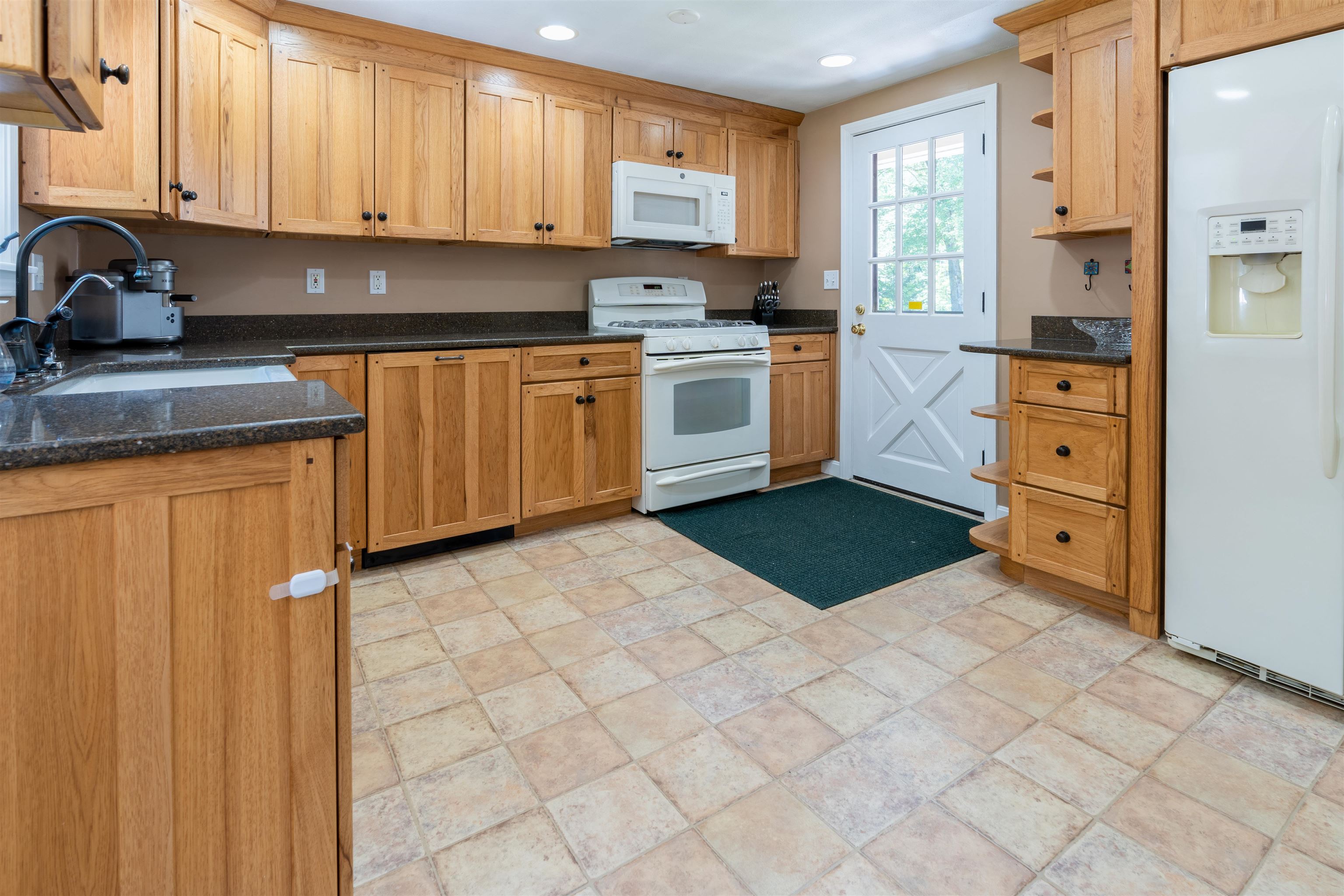 48 Drinkwater Road Exeter, NH 03833 - Photo 6 of 20 Gallery Image 6