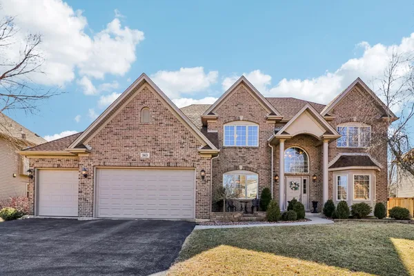 $645,000 | 143 Pineridge Drive South, Oswego, IL 60543
