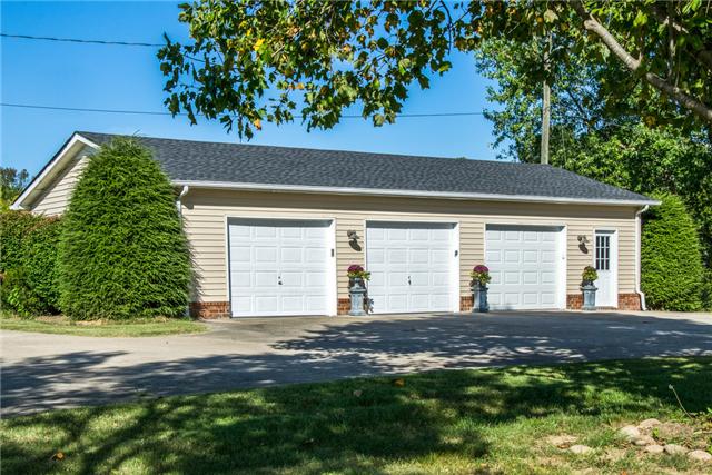 1979 Baker Road Goodlettsville, TN 37072 - Photo 16 of 20 Oversized 3 car garage and workshop area.