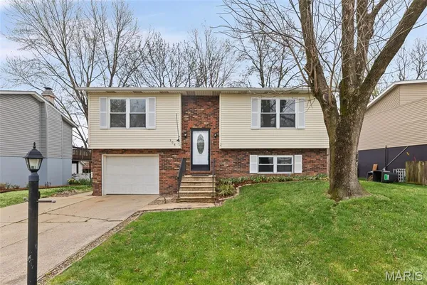 $255,000 | 308 Las Olas Drive, Belleville, IL 62221
