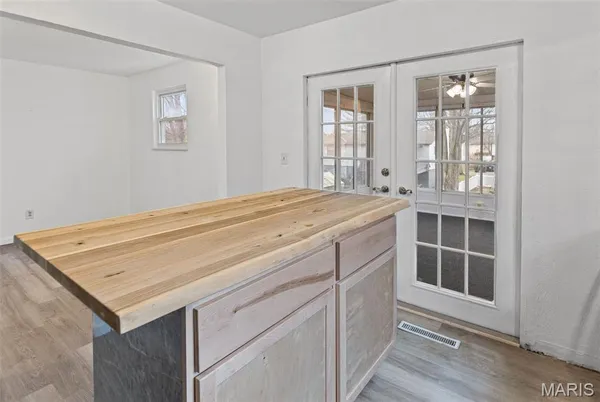 $255,000 | 308 Las Olas Drive, Belleville, IL 62221