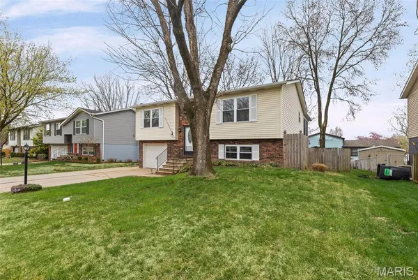 $255,000 | 308 Las Olas Drive, Belleville, IL 62221