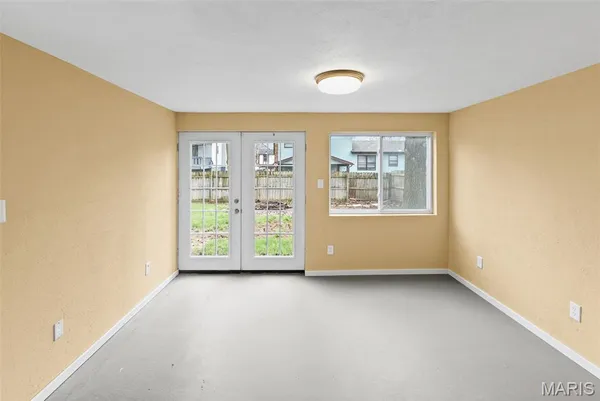 $255,000 | 308 Las Olas Drive, Belleville, IL 62221