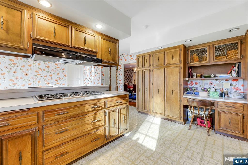 32 Litchfield Way Alpine, NJ 07620 - Photo 14 of 30