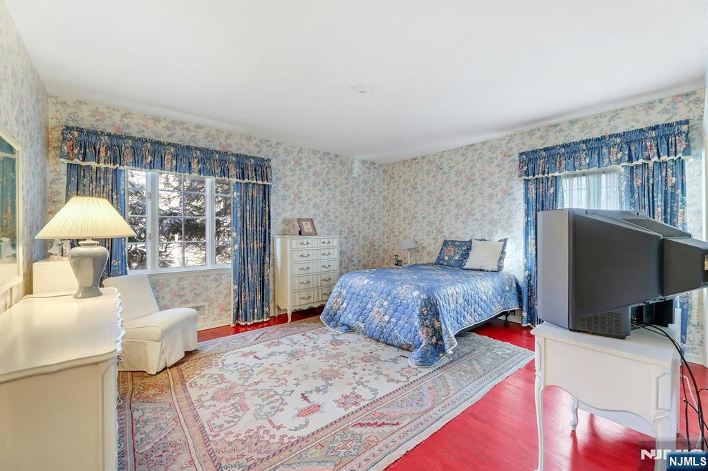 32 Litchfield Way Alpine, NJ 07620 - Photo 19 of 30