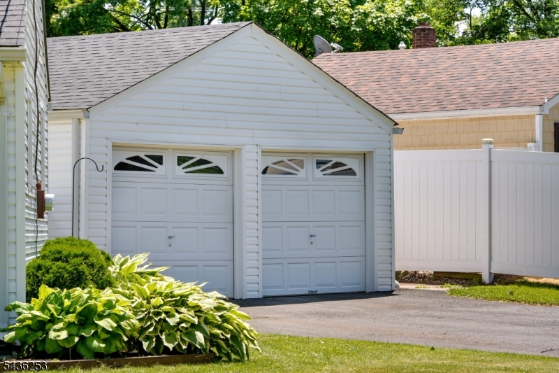 14 Adamsville Road North Bridgewater, NJ 08807 - Photo 31 of 38