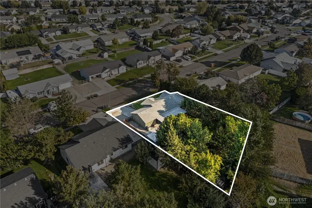 $369,900 | 4906 Kalahari Drive, Pasco, WA 99301