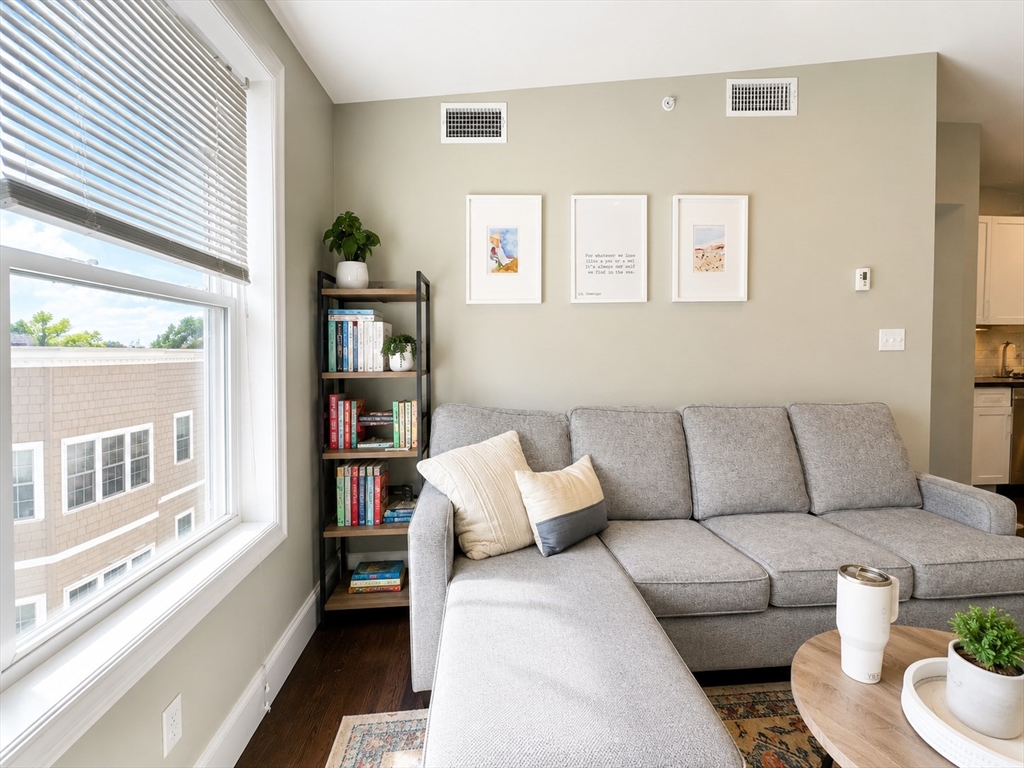 154 Gold Street, Unit 3 Boston, MA 02127 - Photo 12 of 20