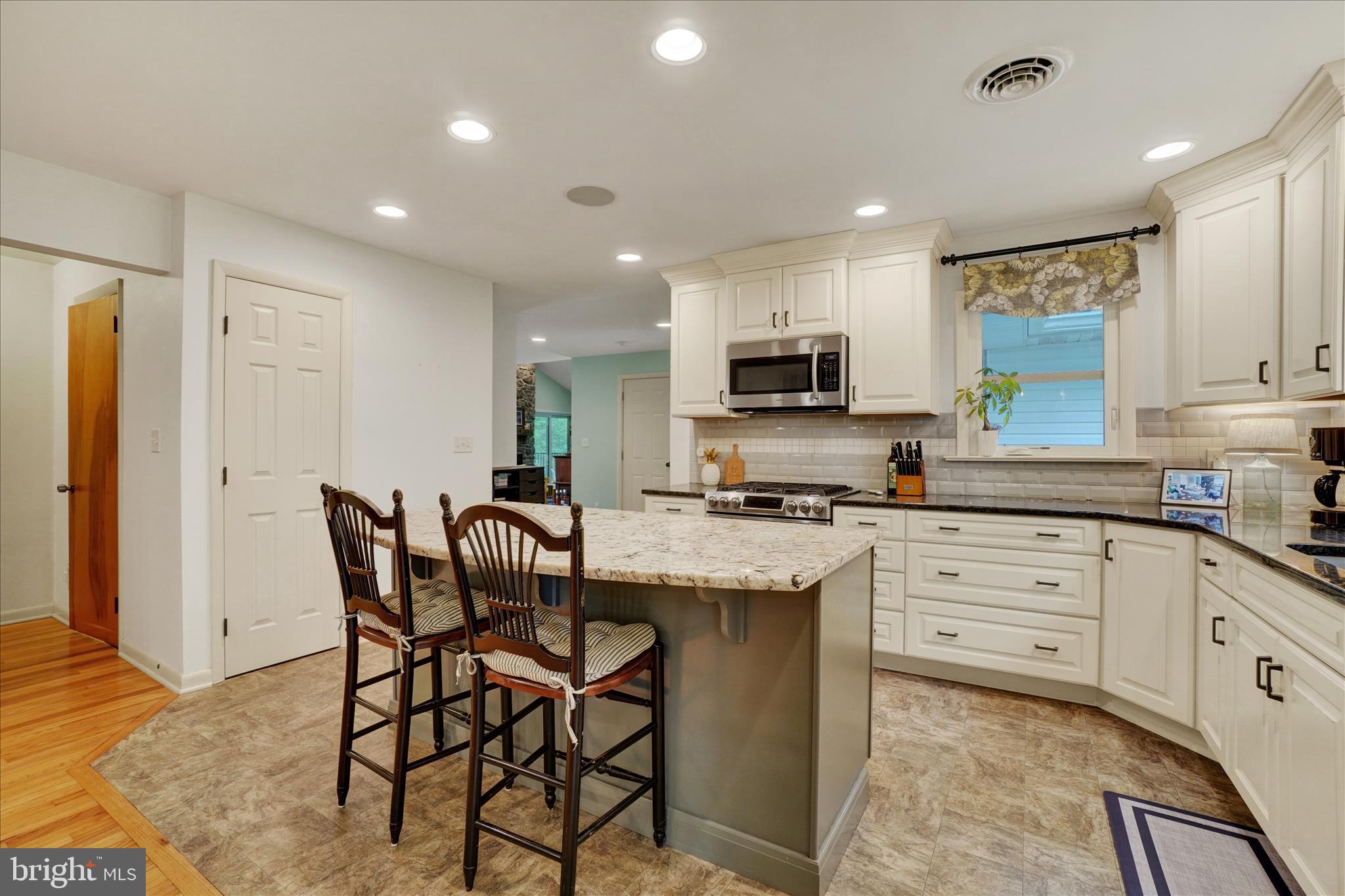 537 Miller Road Elizabethtown, PA 17022 - Photo 11 of 41 Kitchen
