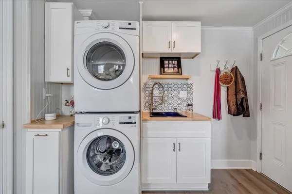 $899,500 | 1800 Depot Street Northeast, Christiansburg, VA 24073