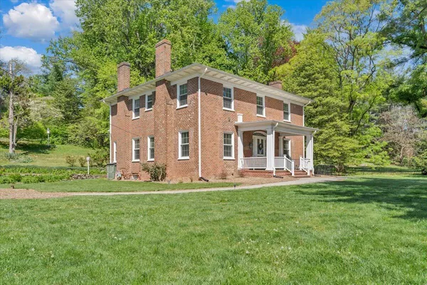 $899,500 | 1800 Depot Street Northeast, Christiansburg, VA 24073