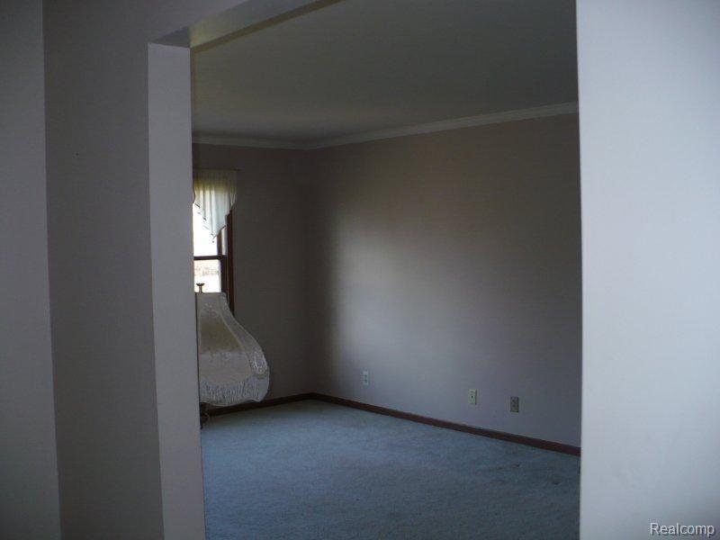 5355 Inverrary Lane Commerce Township, MI 48382 - Photo 9 of 25 P1020137