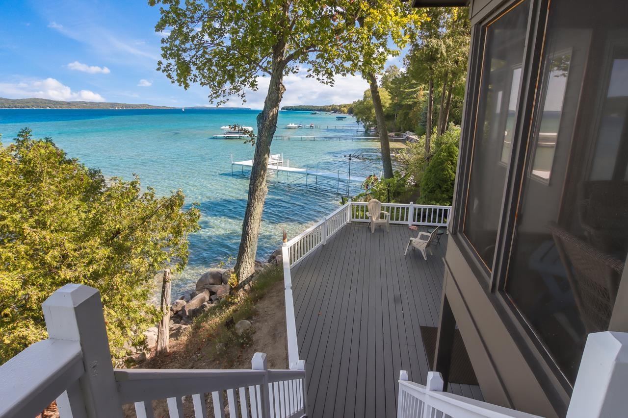644 South Stony Point Road Suttons Bay, MI 49682 - Photo 6 of 79 1915495-5.JPG