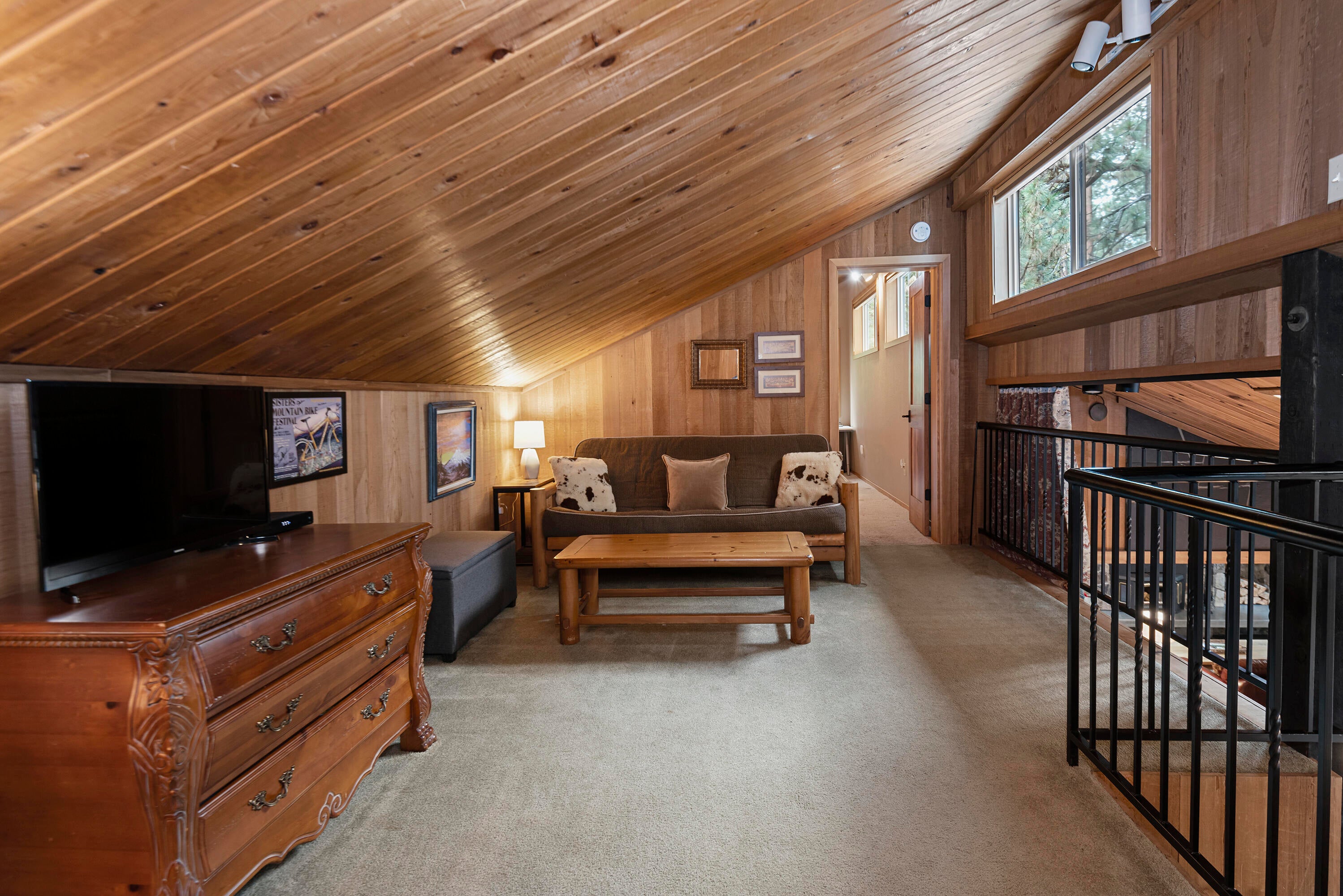 13379 Red Clover, Unit GH299 Black Butte Ranch, OR 97759 - Photo 29 of 46 Leads to