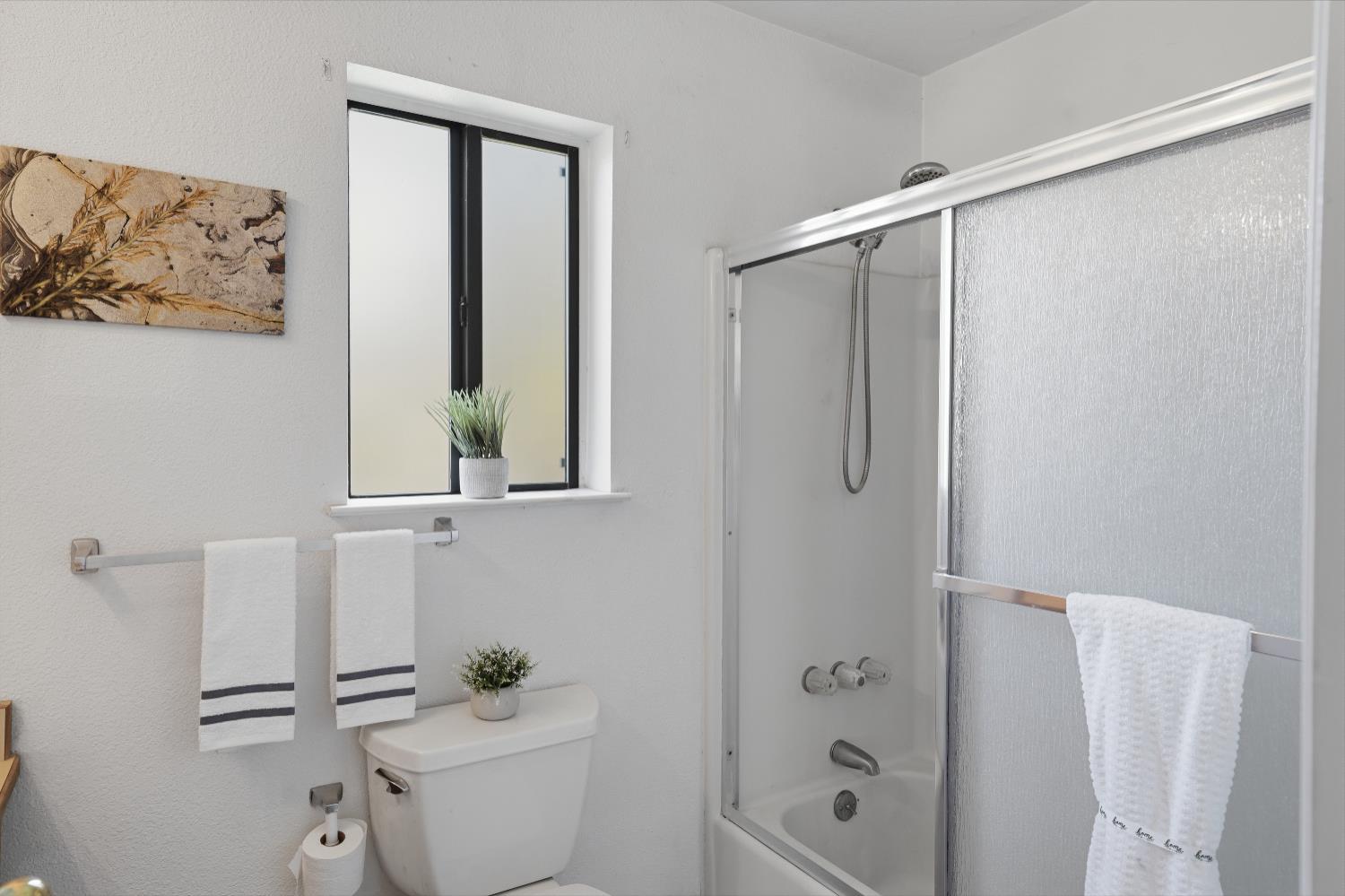 10550 Mooney Flat Road Smartsville, CA 95977 - Photo 20 of 56 Primary Bathroom in Bedroom