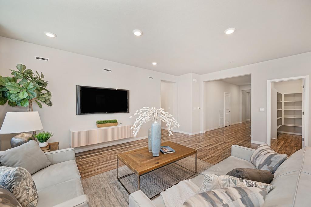 8229 Poppy Rdg Circle Elk Grove, CA 95757 - Photo 10 of 75