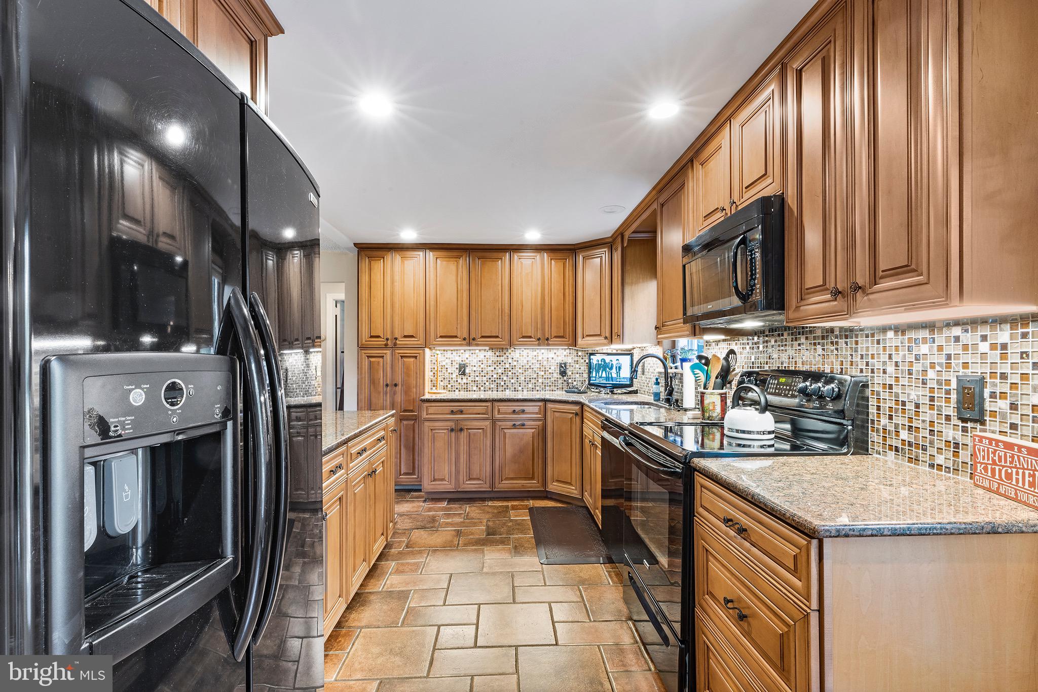 526 Pinney Road Huntingdon Valley, PA 19006 - Photo 15 of 49 Gallery Image 15
