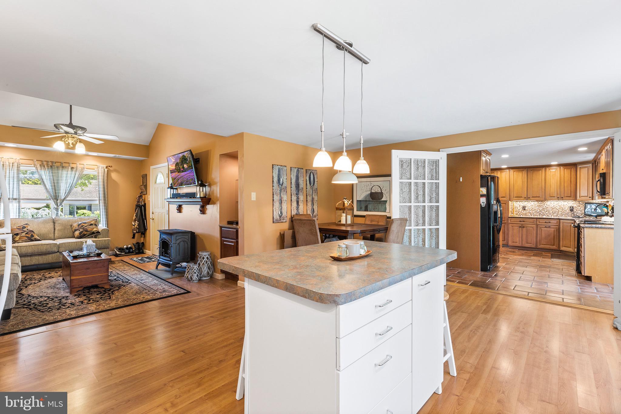 526 Pinney Road Huntingdon Valley, PA 19006 - Photo 19 of 49 Gallery Image 19