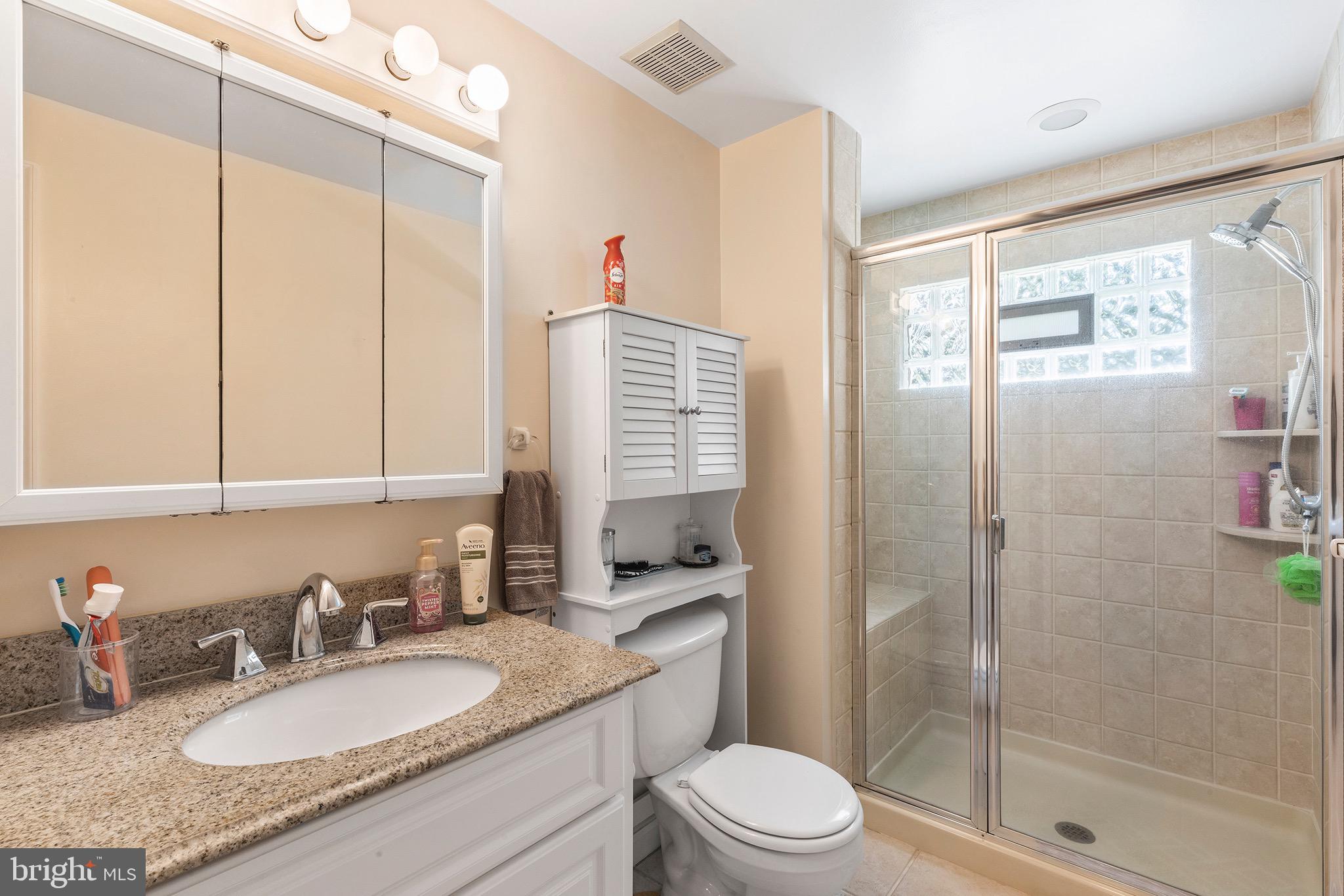 526 Pinney Road Huntingdon Valley, PA 19006 - Photo 21 of 49 Second Full First Floor Bath
