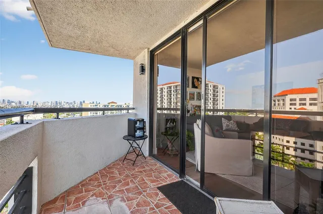 $520,000 | 911 East Ponce De Leon Boulevard, Unit 1504, Coral Gables, FL 33134