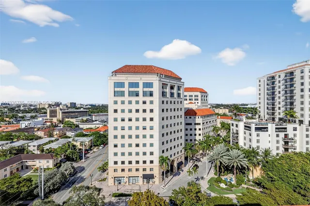 $520,000 | 911 East Ponce De Leon Boulevard, Unit 1504, Coral Gables, FL 33134