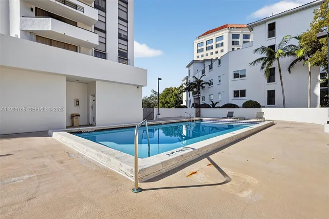 $520,000 | 911 East Ponce De Leon Boulevard, Unit 1504, Coral Gables, FL 33134