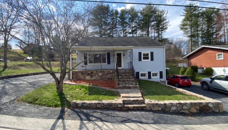 301 Edgewood Road Bluefield, VA 24605 - Photo 2 of 31 Gallery Image 2