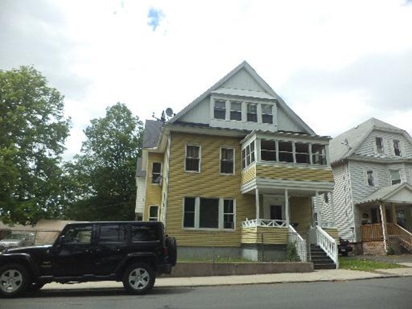 36 Malden Street Springfield, MA 01108 - Photo 3 of 4