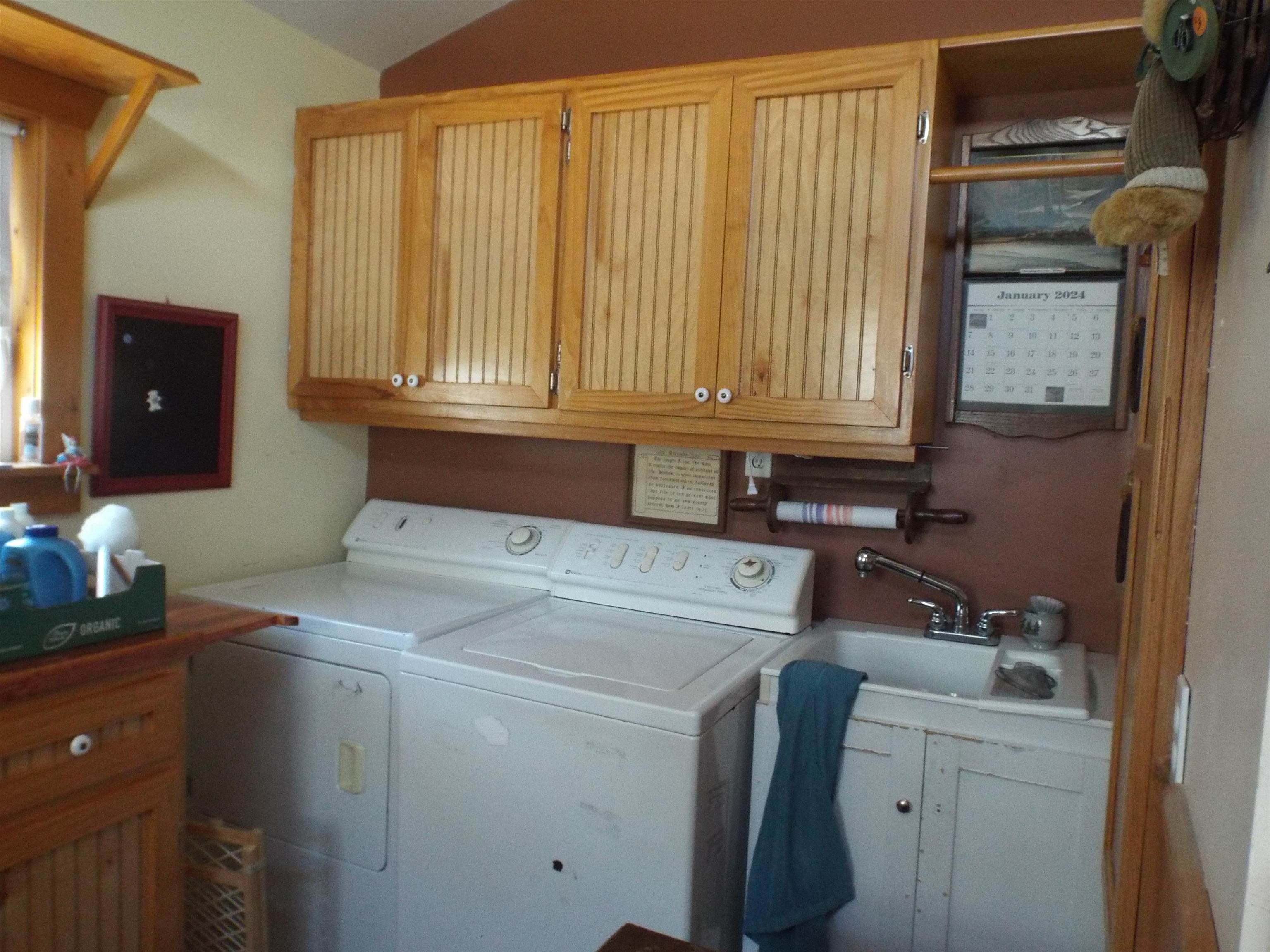416 Chestnut Street Warren, IL 61087 - Photo 16 of 23 a utility room with dryer and washer