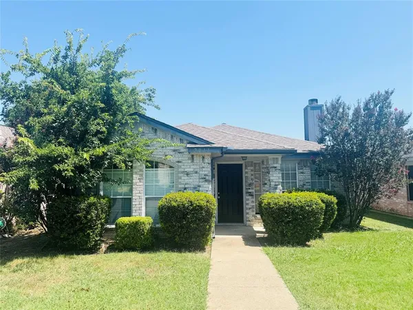 $1,695 | 2011 Picadilly Boulevard, Mesquite, TX 75149