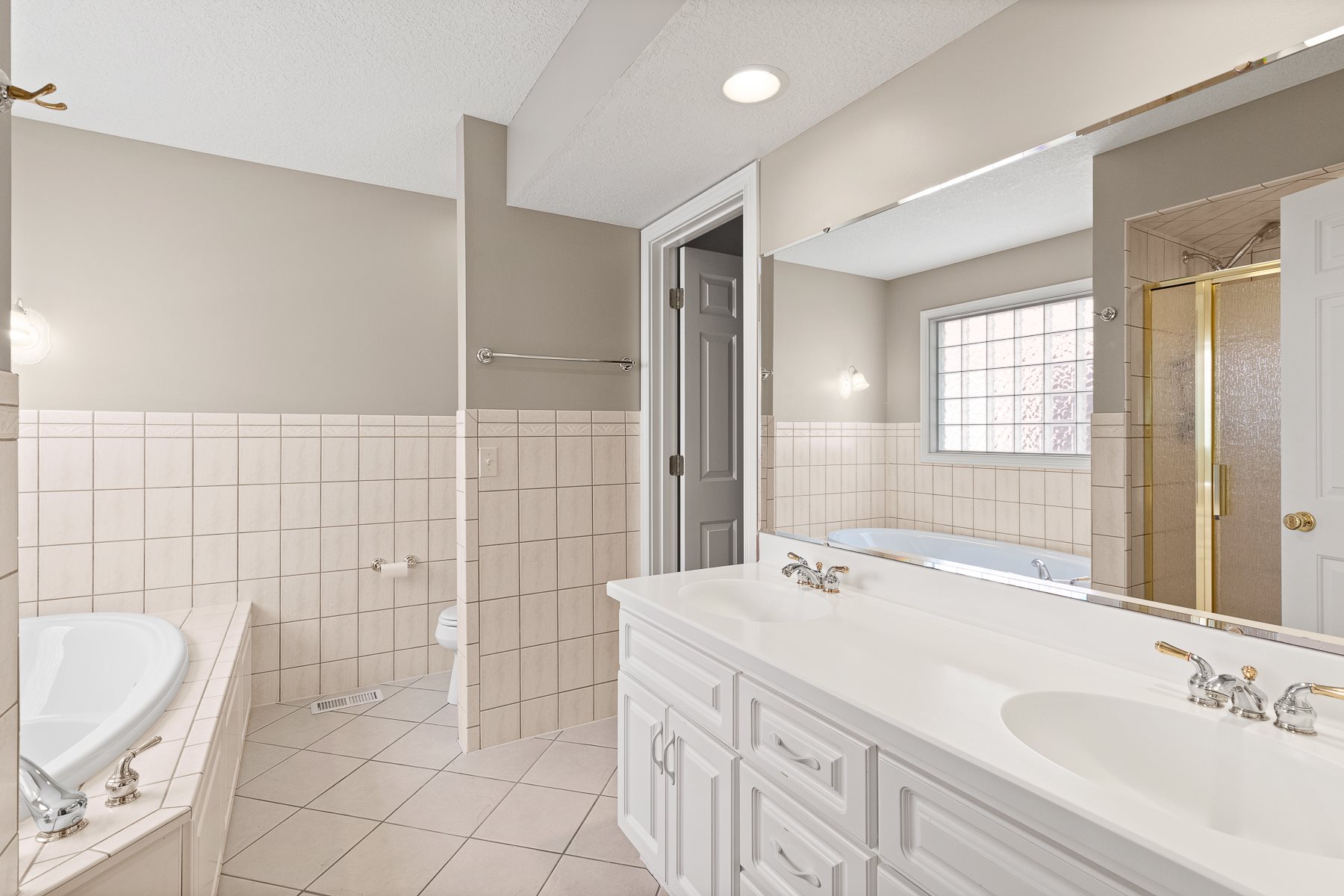 11803 North Ogden Point Road Syracuse, IN 46567 - Photo 20 of 35 Gallery Image 20