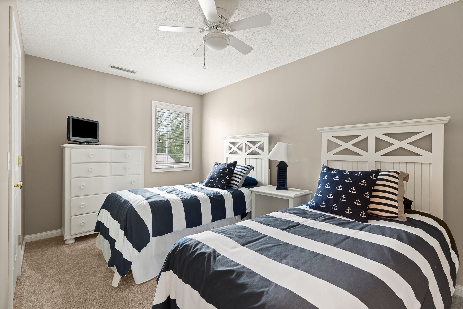 11803 North Ogden Point Road Syracuse, IN 46567 - Photo 28 of 35 Gallery Image 28