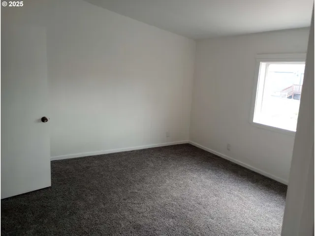 $269,500 | 1973 Castle Avenue, Roseburg, OR 97471