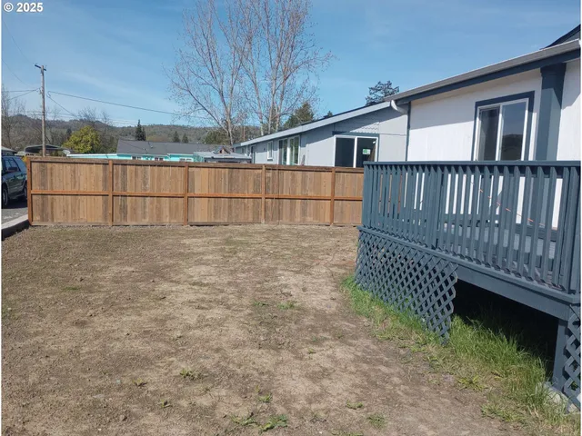 $269,500 | 1973 Castle Avenue, Roseburg, OR 97471