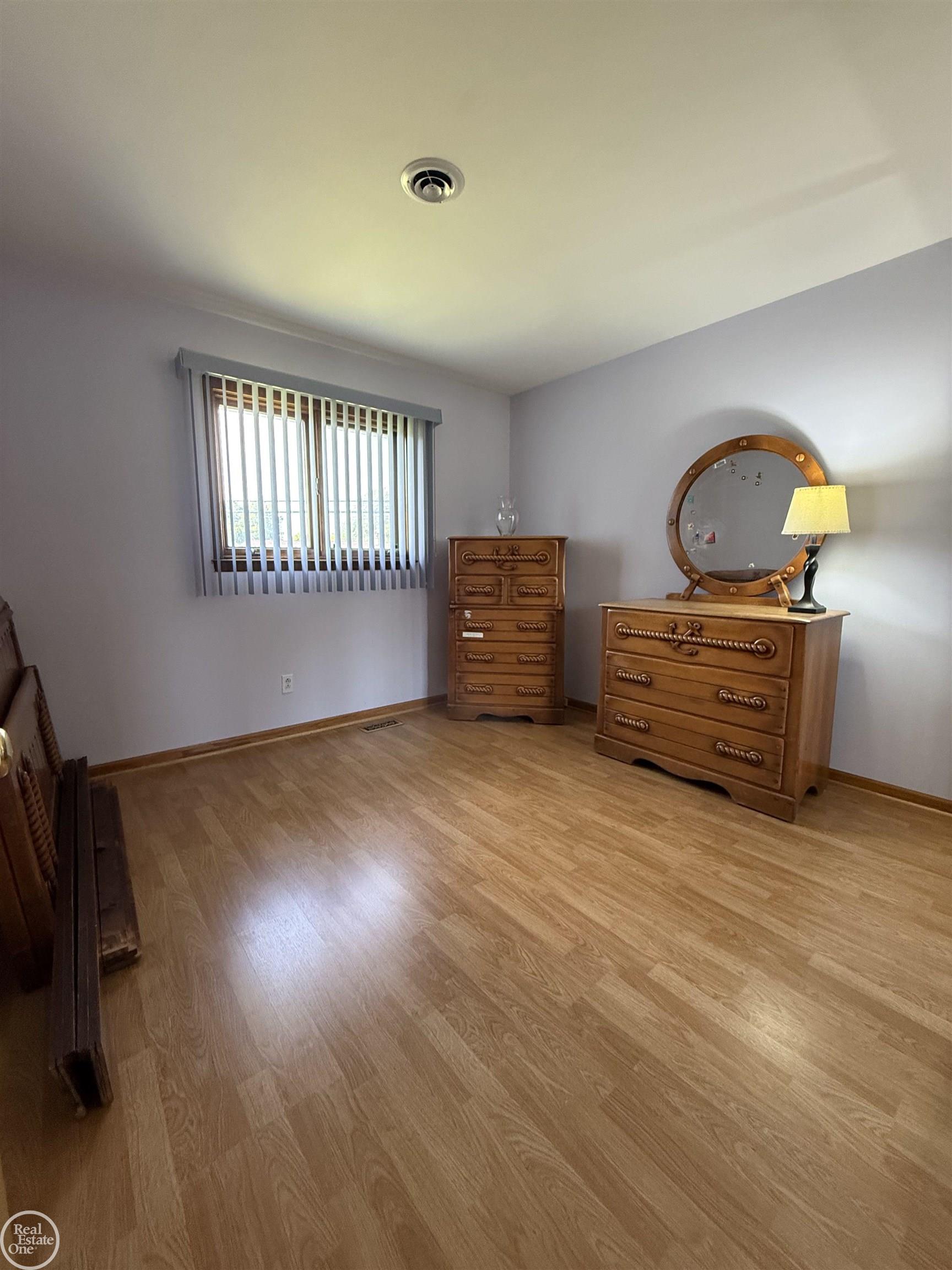 26250 South River Road Harrison Township, MI 48045 - Photo 7 of 28