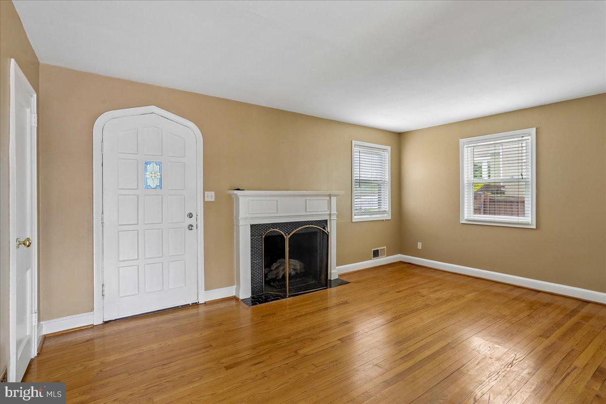 2806 Hardy Avenue Silver Spring, MD 20902 - Photo 2 of 29