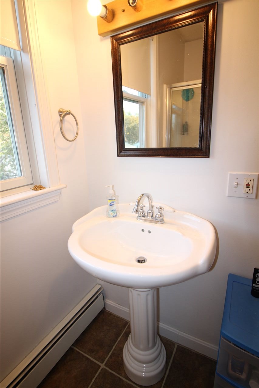 12 Simonds Road Portsmouth, NH 03801 - Photo 9 of 36
