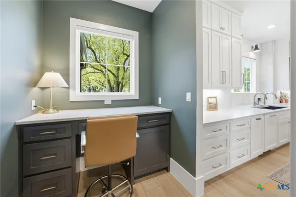 $1,800,000 | 3001 Rolling Meadow Drive, Salado, TX 76571