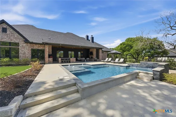 $1,800,000 | 3001 Rolling Meadow Drive, Salado, TX 76571