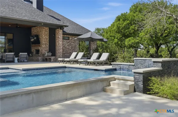$1,800,000 | 3001 Rolling Meadow Drive, Salado, TX 76571