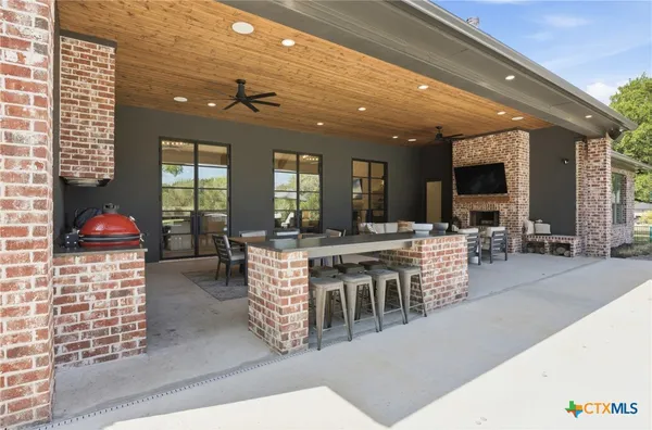 $1,800,000 | 3001 Rolling Meadow Drive, Salado, TX 76571