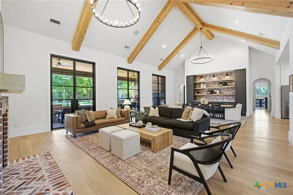 $1,800,000 | 3001 Rolling Meadow Drive, Salado, TX 76571