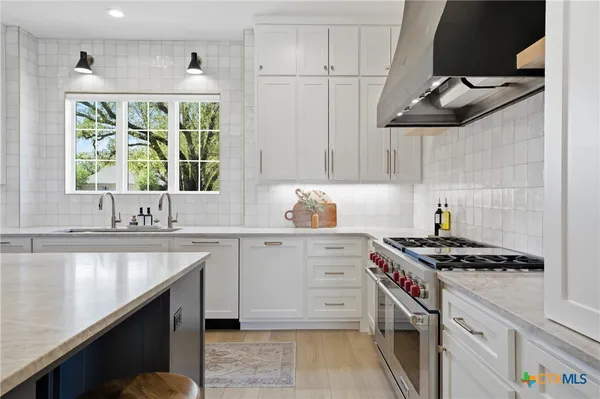 $1,800,000 | 3001 Rolling Meadow Drive, Salado, TX 76571