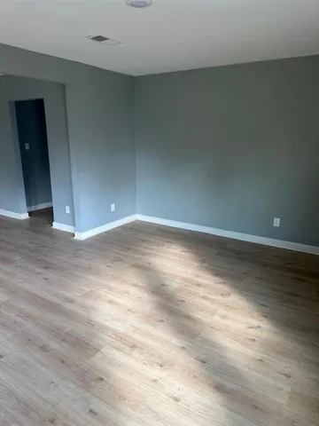 $1,000 | 686 East Alston Avenue, Memphis, TN 38126