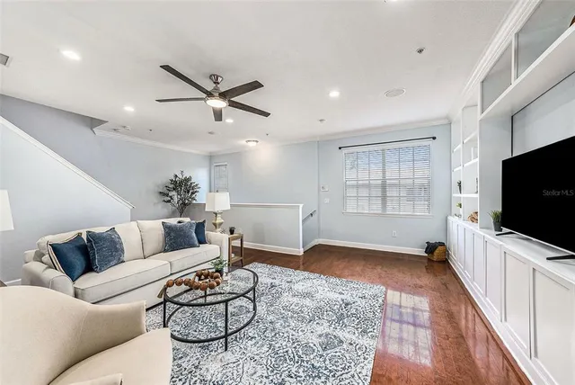 $670,000 | 3111 West De Leon Street, Unit 10, Tampa, FL 33609