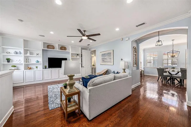 $670,000 | 3111 West De Leon Street, Unit 10, Tampa, FL 33609