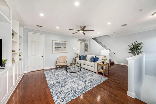 $670,000 | 3111 West De Leon Street, Unit 10, Tampa, FL 33609