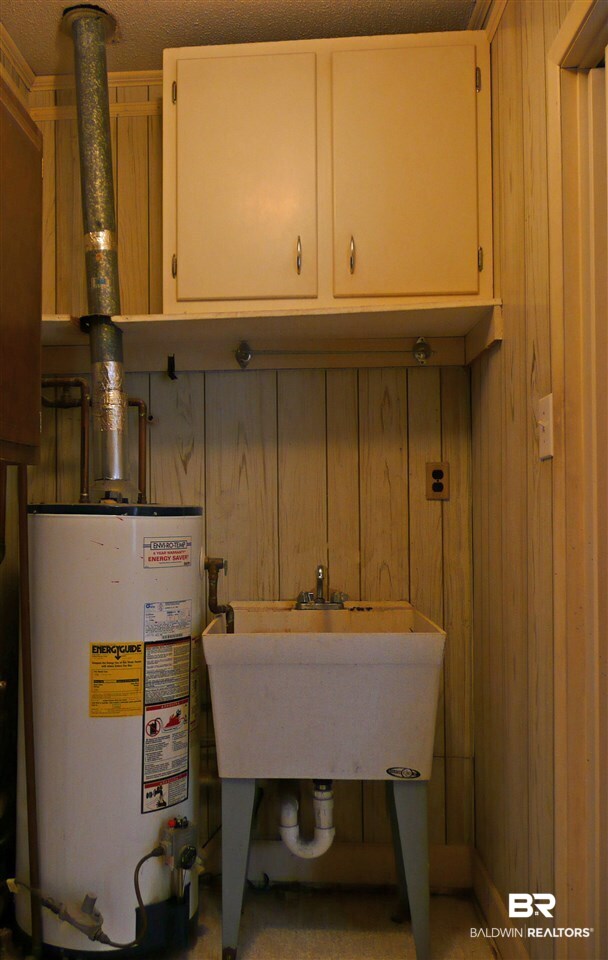 311 Dawn Place Mobile, AL 36609 - Photo 25 of 35 Laundry Room